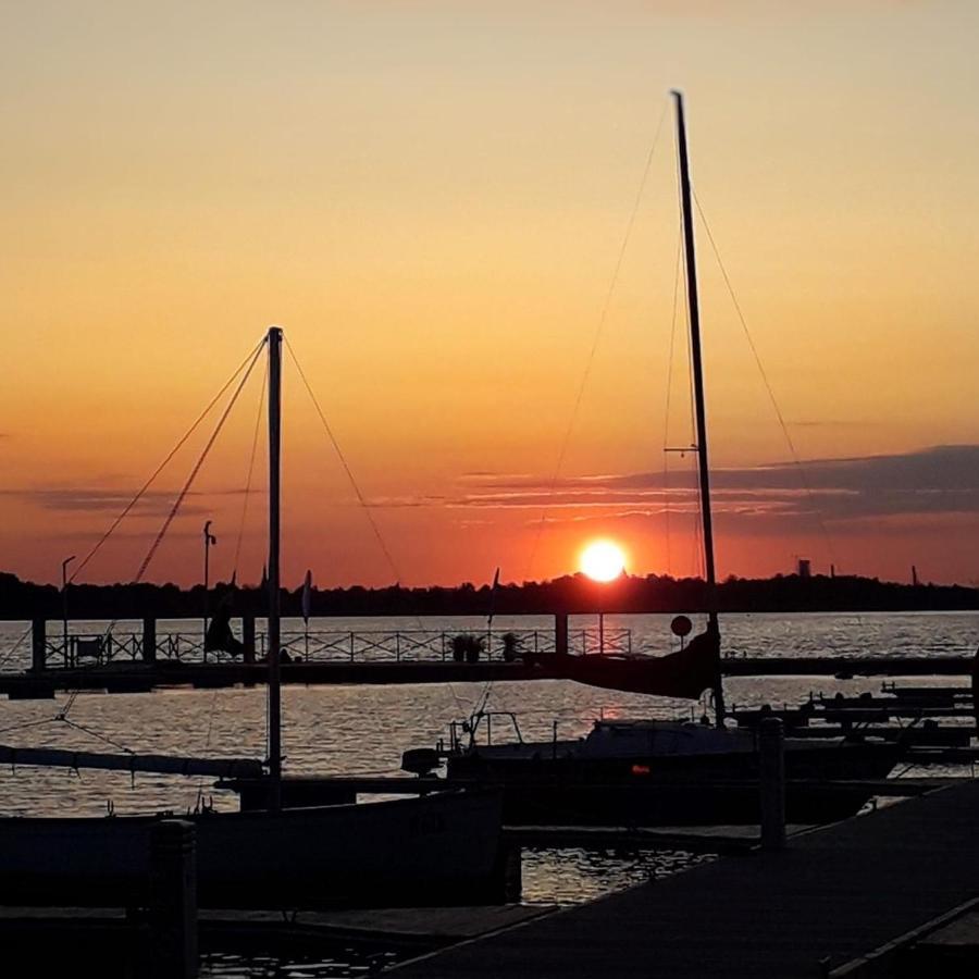 Hostel Marina Szczecin Dąbie - kajuty na statku Szczecin