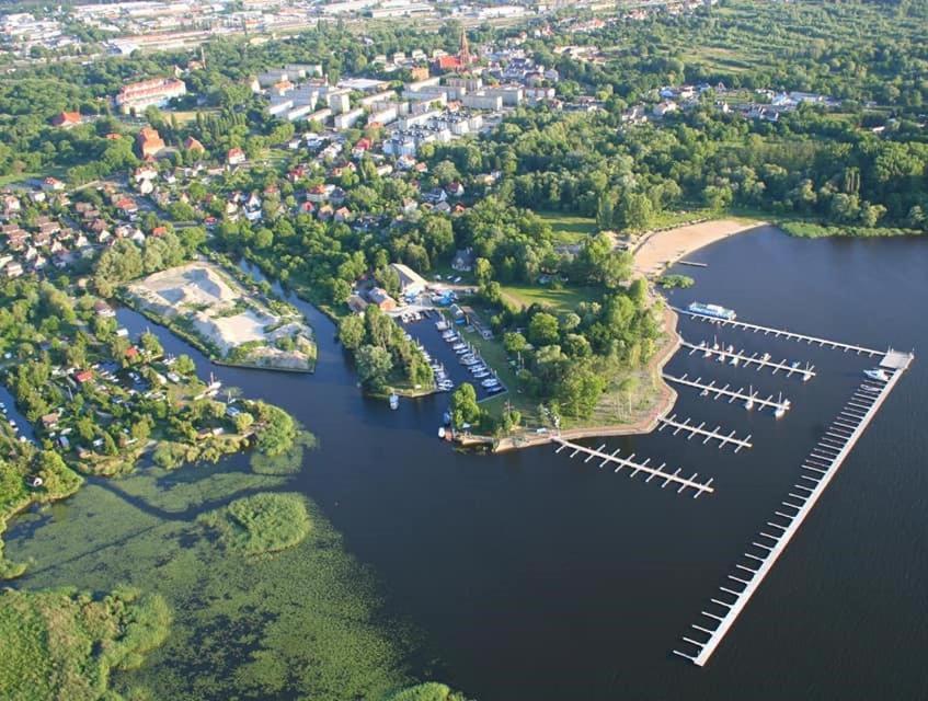 Marina Szczecin Dąbie - kajuty na statku Szczecin